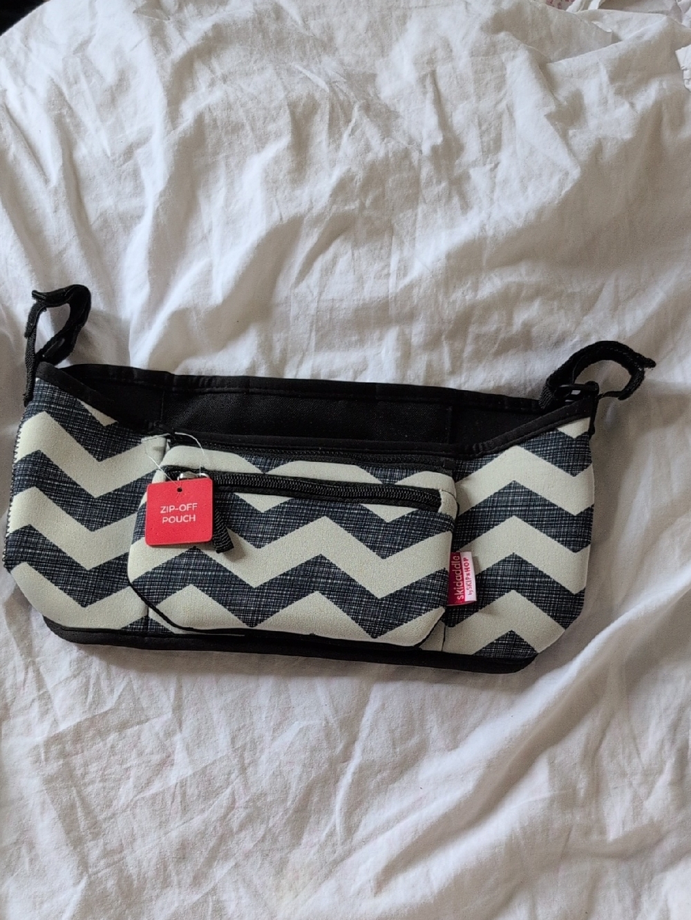 Skidaddle pouch by skip hop